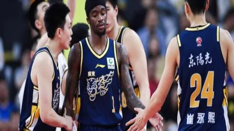 “5月6日CBA季后赛焦点战：广东辽宁交锋，胡明轩经典时刻盘点”